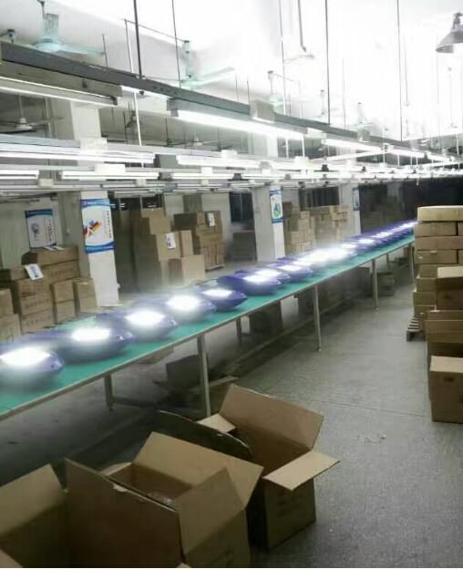 華可太陽(yáng)能路燈老化中