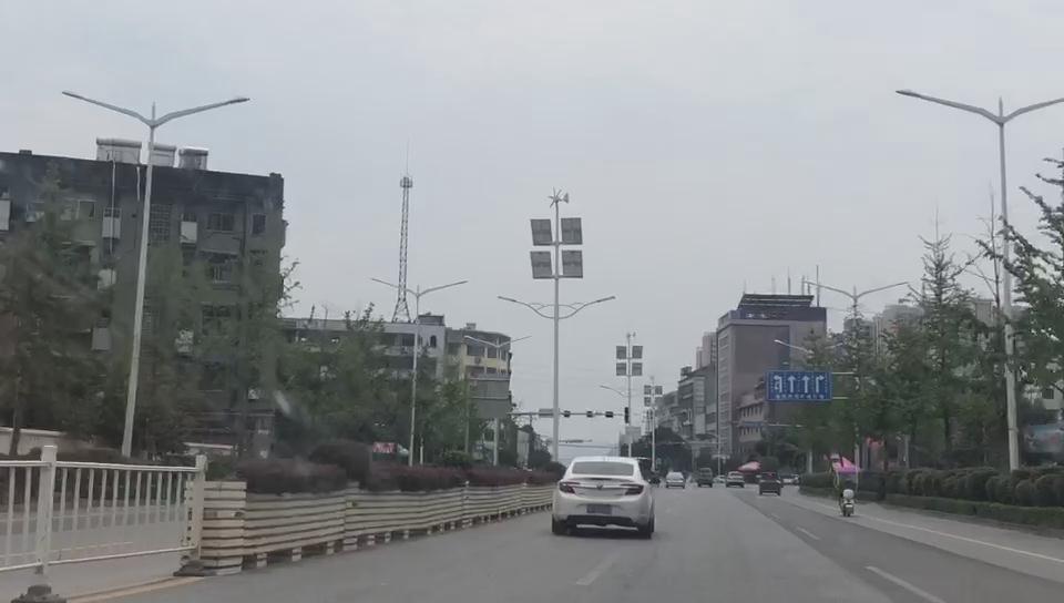 風(fēng)光互補太陽(yáng)能路燈 風(fēng)光互補太陽(yáng)能路燈