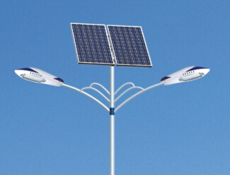 購買(mǎi)放心、省心的農村太陽(yáng)能路燈首先華可