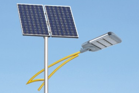 品牌不同的太陽(yáng)能路燈、價(jià)格也有很大差異