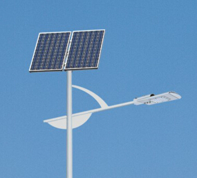 農村led太陽(yáng)能路燈廣泛應用在鄉道小鎮