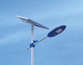 華可講解：太陽(yáng)能路燈價(jià)格的決定因素有哪些？