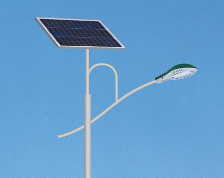 鋰電池太陽(yáng)能路燈有哪些優(yōu)勢吸引大眾的眼球？