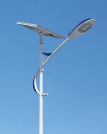 華可：河北太陽(yáng)能路燈照亮了漆黑的農村道路