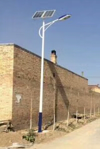 云南臨滄100套農村led太陽(yáng)能路燈工程安裝成功！